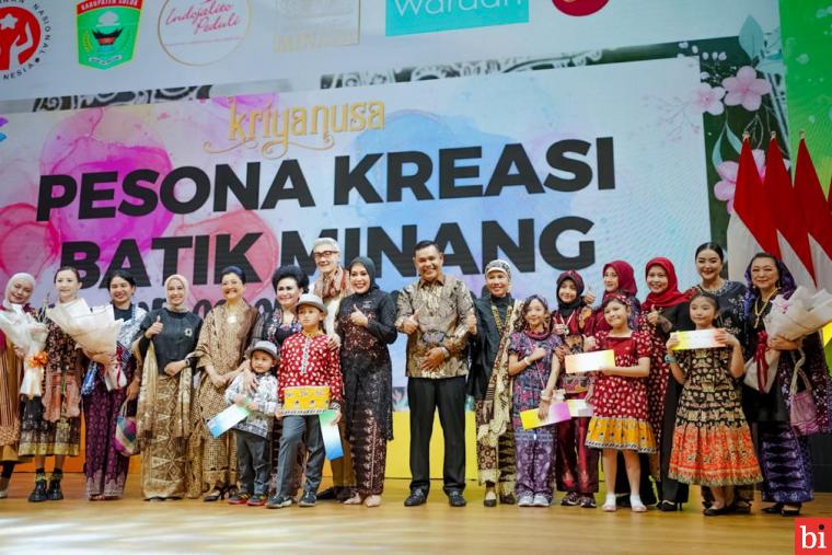 Dekranasda Kabupaten Solok Helat Kids Fashion Show Pesona Batik Minang Kriya Nusa 2023