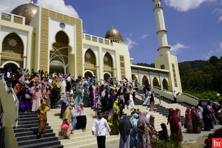 Demi UAS, Masyarakat dari Berbagai Daerah Datangi Islamic Center