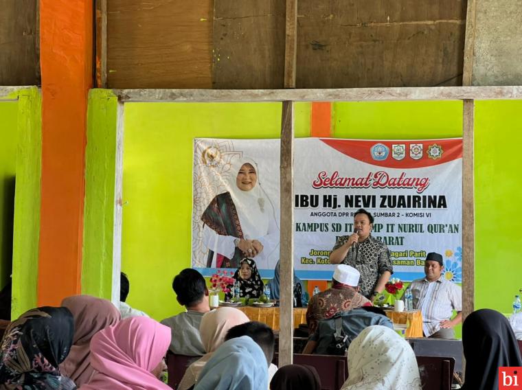 Di Kabupaten Pasaman Barat, Nevi Zuairina Konsisten Salurkan Bantuan