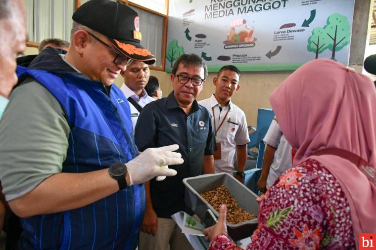 Dibangun PT Semen Padang, Rumah Sentra Budidaya Maggot Pertama di Padang Diresmikan