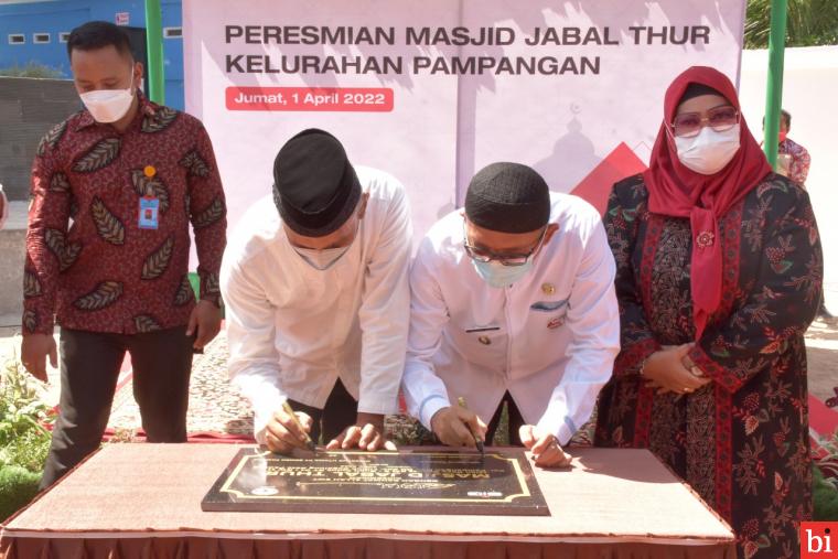 Dibangun Semen Padang, Masjid Jabal Thur Bukit Putus Diresmikan Dirut SP dan Wali Kota...
