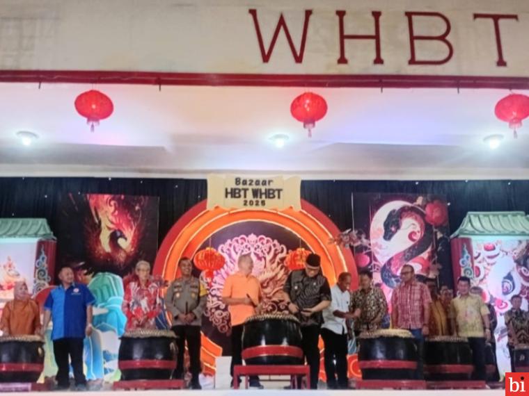 Dibuka Pj Wali Kota Padang Andree Algamar buka Bazaar HBT-WHBT 2025