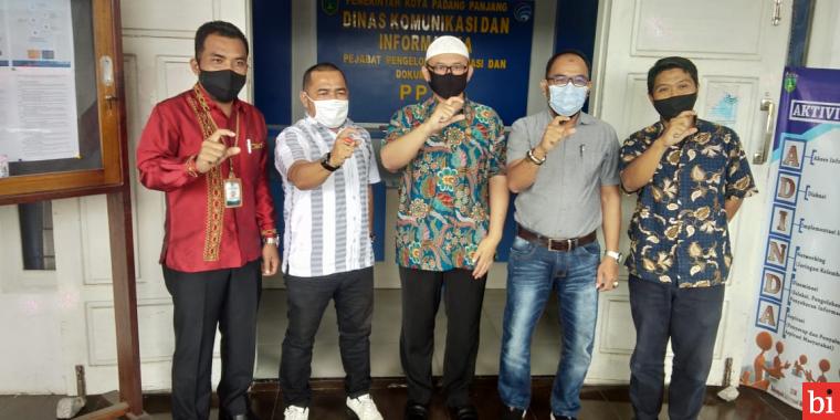 Dikujungi Tim Penilai KI Sumbar, Ampera Salim Beberkan Pola Pengelolaan Pelayanan Publik