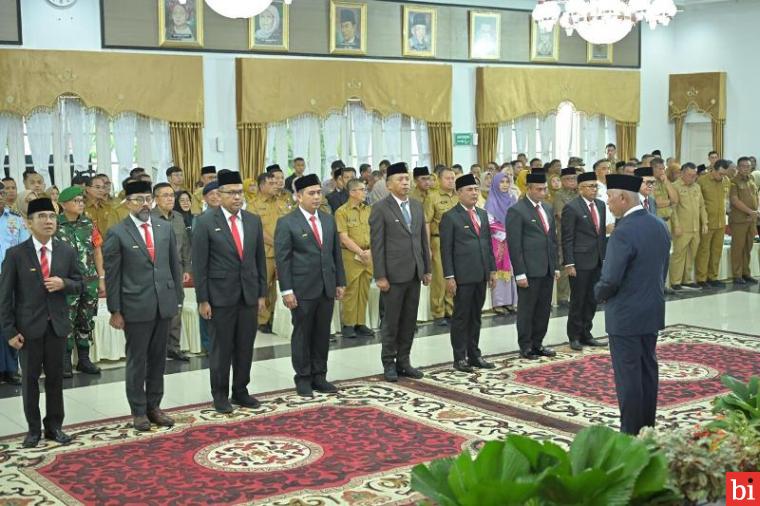 Dikukuhkan Gubernur Mahyeldi, Sembilan Pjs Bupati/Wako Diminta Pompa Semangat ASN dalam...
