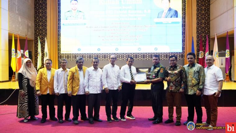 Direktur Sumber Daya Pertahanan Kementerian Pertahanan RI Berikan Kuliah Umum di UNP