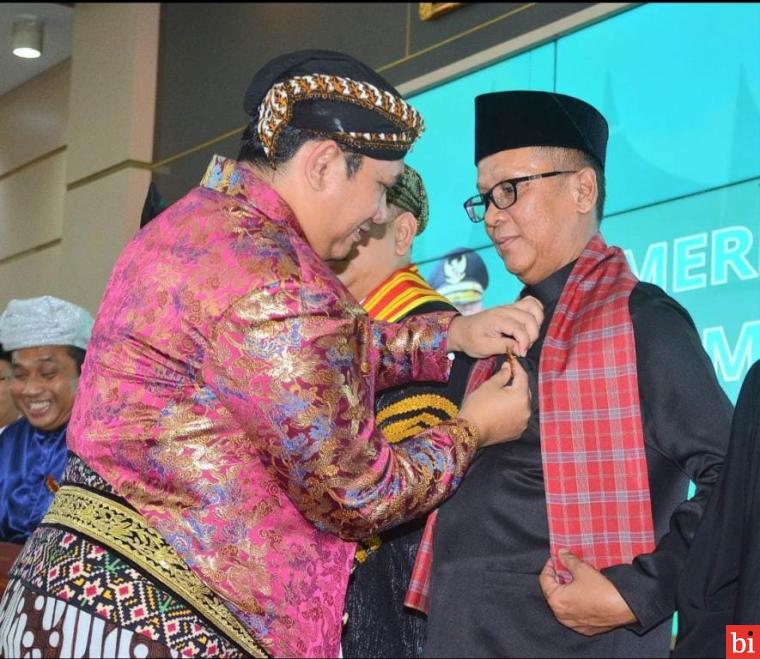 Direktur Utama PT Semen Padang Terima Gelar Kehormatan Kanjeng Raden Tumenggung...