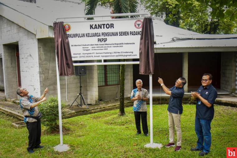 Dirut PT Semen Padang Resmikan Kantor Perkumpulan Keluarga Pensiunan Semen Padang