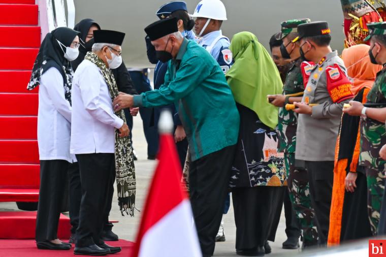 Disambut Gubernur Sumbar, Wapres RI Tiba di Padang