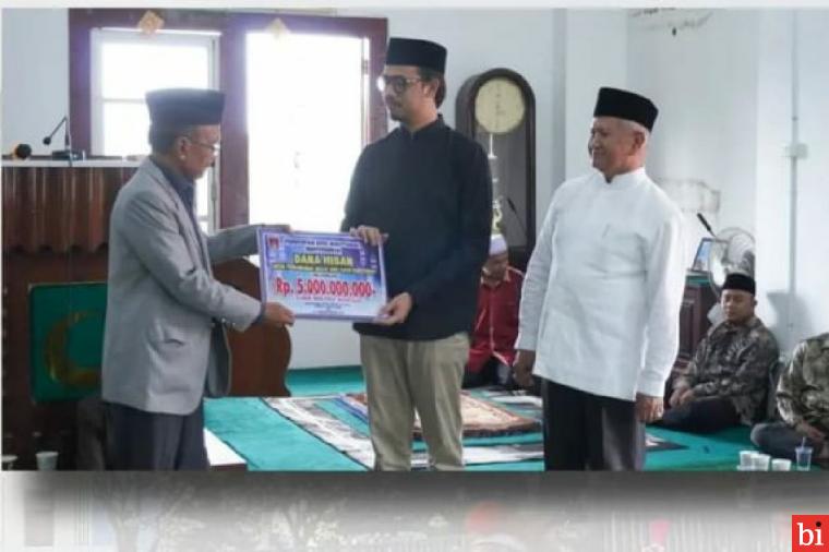 Diserahkan Wako Erman Safar,Masjid Jami' Tarok Terima Dana Hibah Rp5 M