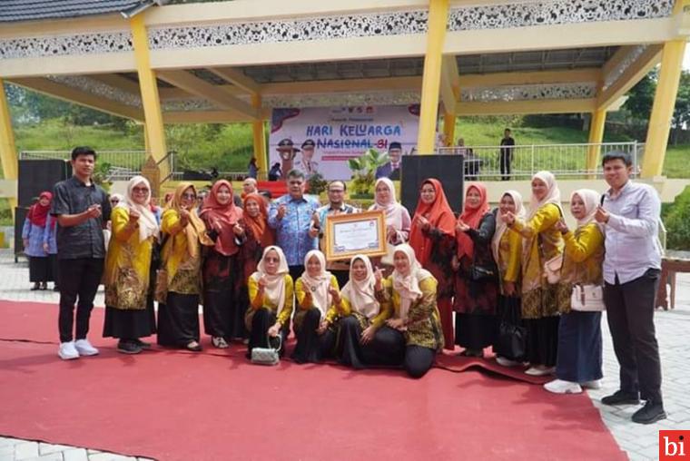Diterima Pj Sekdako Winarno, Pemko Padang Panjang Raih Ibangga Award