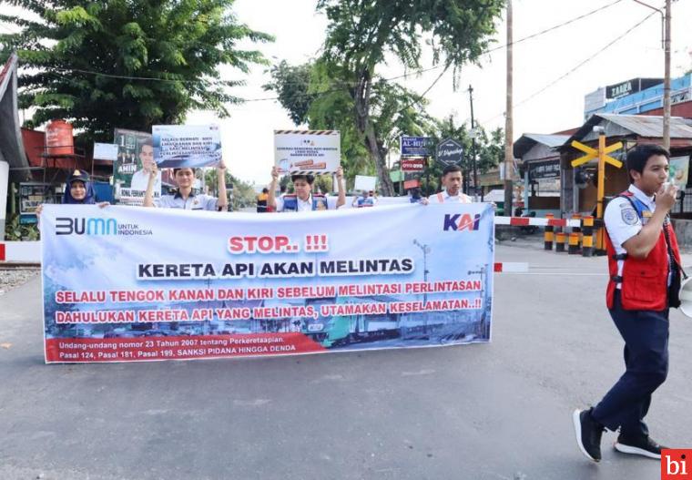 PT KAI Divre II Sumbar Laksanakan Sosialisasi Keselamatan di Perlintasan Sebidang