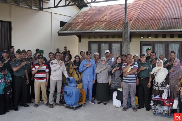 Dorong Produktifitas Pertanian, Bupati Safaruddin Serahkan Bantuan Pompa Air