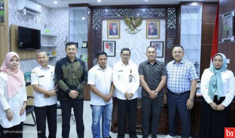 DPRD Sumbar Terima Kunjungan Bapemperda DPRD Solok Selatan, Konsultasi Penyusunan Naskah...