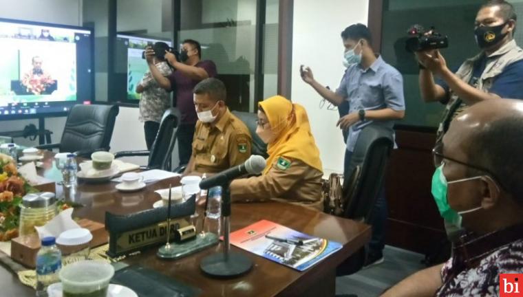 DPRD Sumbar Terima Penghargaan Green Leadership dari Kementerian LHK