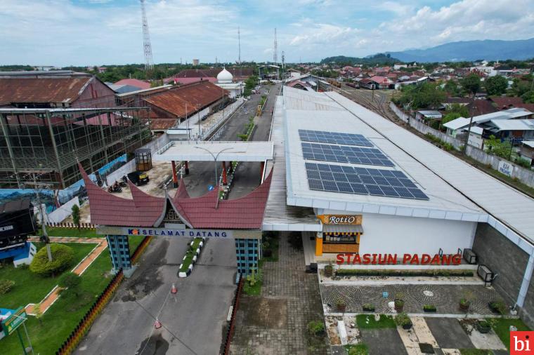 Dukung Energi Hijau, KAI Sumbar Gunakan PLTS di Stasiun Padang