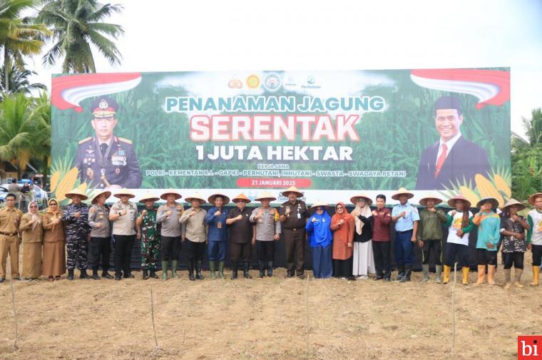 Dukung Swasembada Pangan Nasional, Kapolda Sumbar Hadiri Penanaman Jagung Serentak Satu...