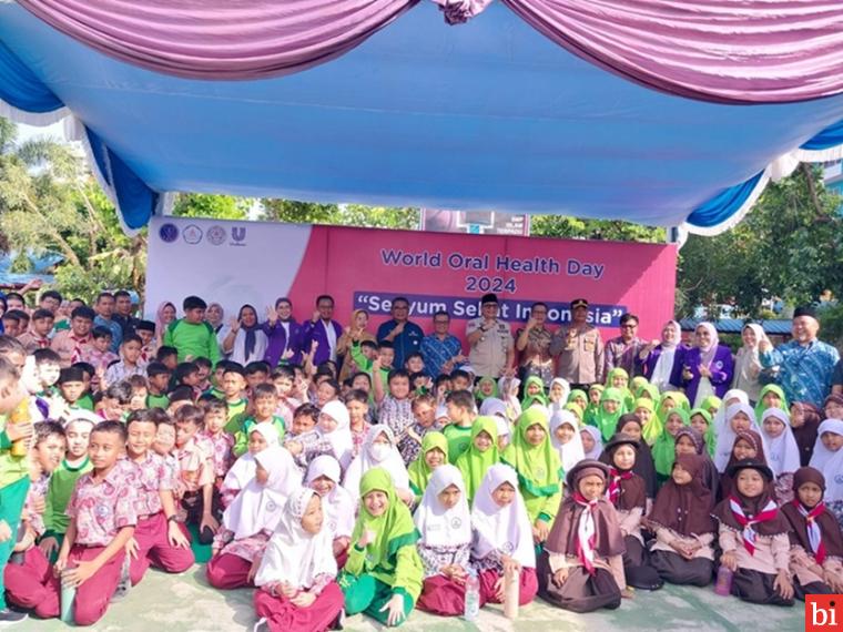 Edukasi Merawat Gigi dan Mulut untuk Ratusan Siswa di Kota Padang dalam Upaya Mencegah...