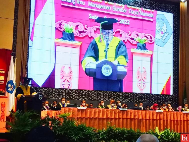 Fahmi Idris Resmi jadi Profesor, Bupati Pasaman Beri Ucapkan Selamat