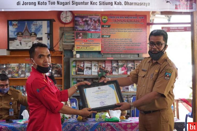 Fasilitasi Secara Gratis Pembuatan KIA untuk 560 Anak, TBM Anugerah Tuai Penghargaan