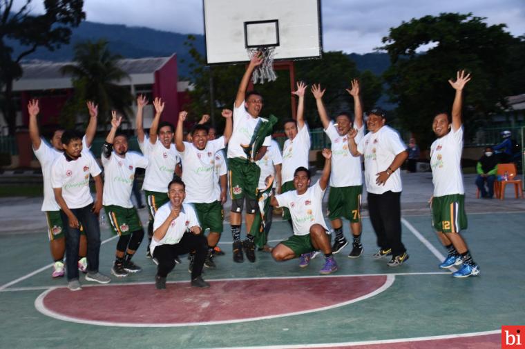 Final Liga Basket Semen Padang: Tim Qantas Menang Telak dari Tim Prokem