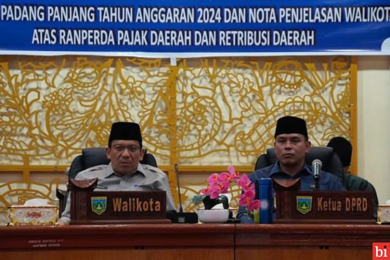 Fraksi DPRD Sampaikan Pemandangan Umum Ranperda APBD 2024 serta Ranperda Pajak dan...