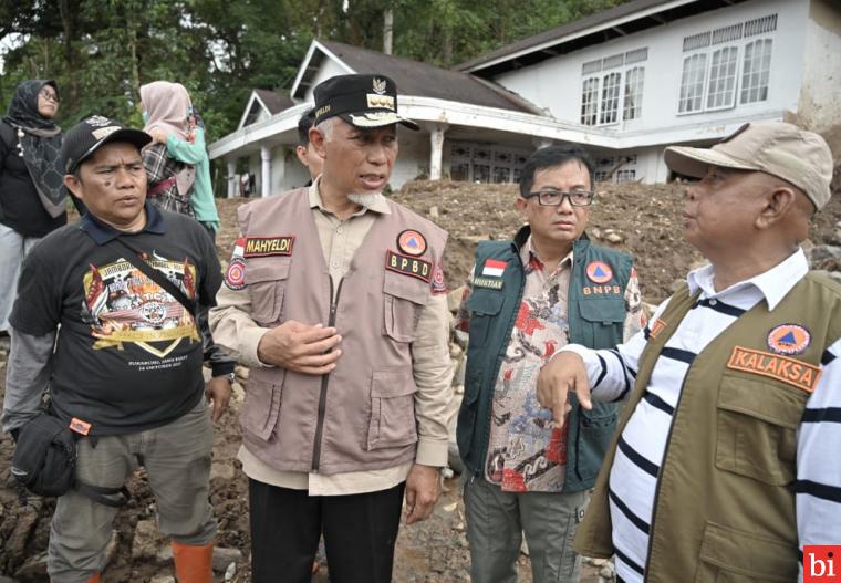 Gubernur Mahyeldi Bersama Sestama BNPB Tinjau Lokasi Bencana di Tanjuang Raya Agam