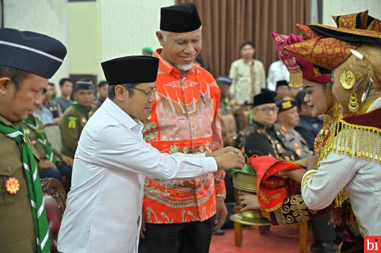 Gubernur Mahyeldi dan Wamen Pendidikan Dasar Kompak Hadiri Pelantikan Kwartir Wilayah...