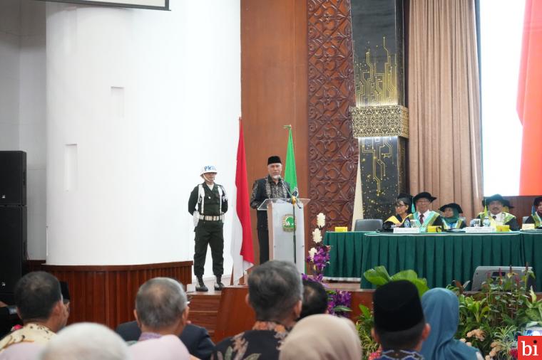 Gubernur Mahyeldi Hadiri Pengukuhan Guru Besar Unand:  Semoga Pemikiran Mereka Menjadi...