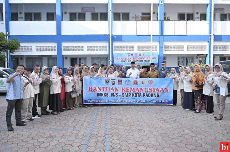 Gubernur Mahyeldi Lepas Bantuan MKKS Padang Untuk Pelajar SMP Terdampak Bencana