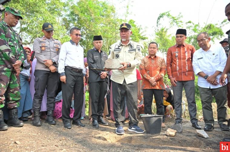 Gubernur Mahyeldi Letakkan Batu Pertama Pembangunan Jembatan Api-Api di Simalanggang