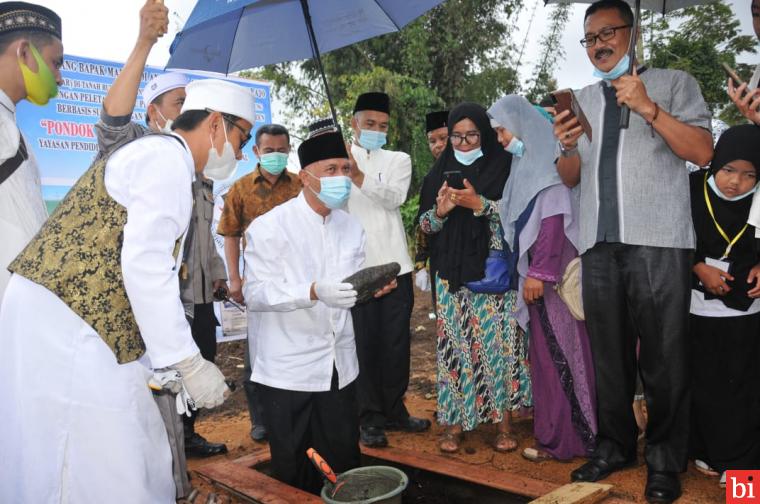 Gubernur Mahyeldi Letakkan Batu Pertama Pembangunan Ponpes Auladul Jannah