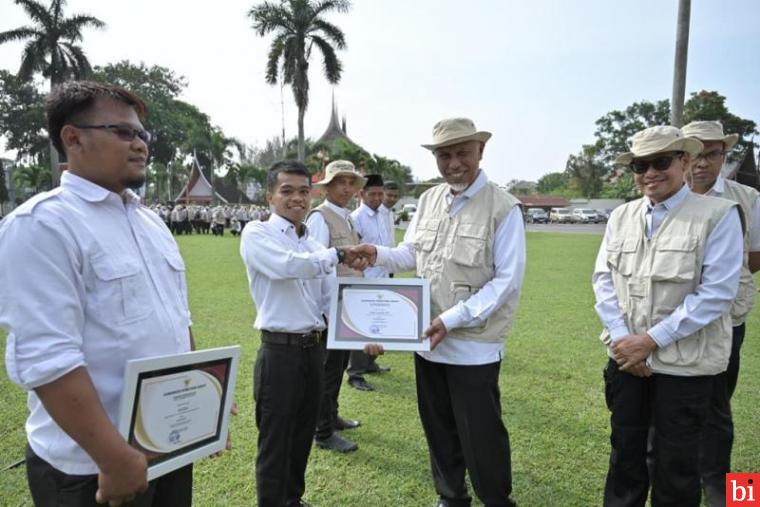 Gubernur Mahyeldi Meminta Penyuluh Terus Memotivasi Petani agar Produksi Pertanian Sumbar...