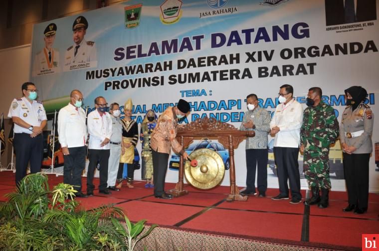 Gubernur Mahyeldi : Organda Sumbar Harus Profesional Menghadapi Transportasi Digital