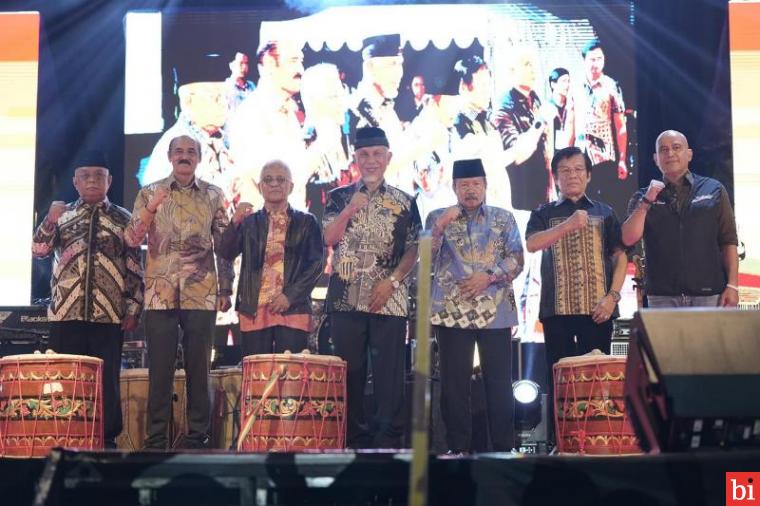 Gubernur Mahyeldi Resmikan Gelaran Festival Urang Minang Baralek Gadang