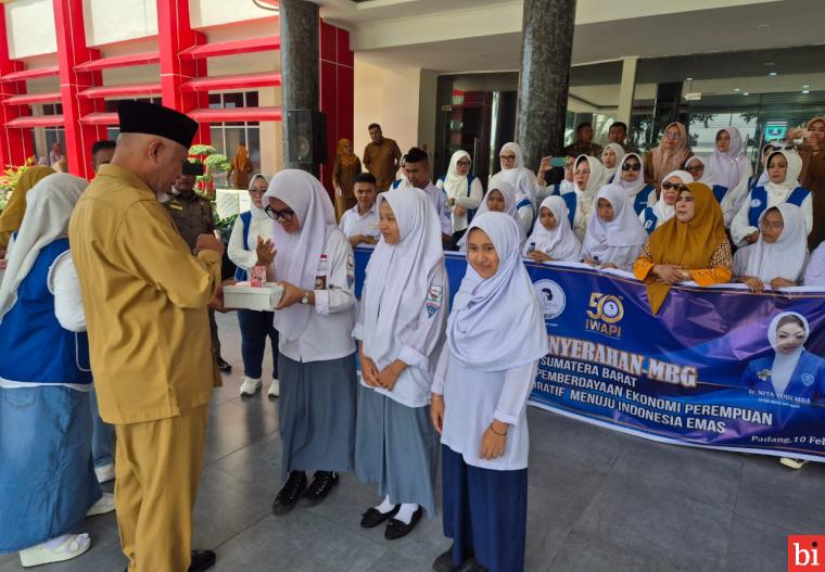 Gubernur Sumatera Barat (Sumbar), Mahyeldi Ansharullah...