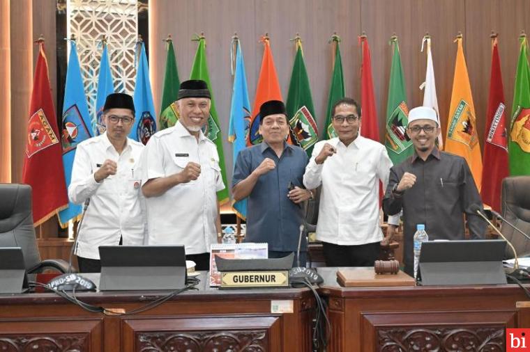 Gubernur Mahyeldi Sampaikan Nota Pengantar Ranperda Perubahan APBD 2024 ke DPRD, Total...