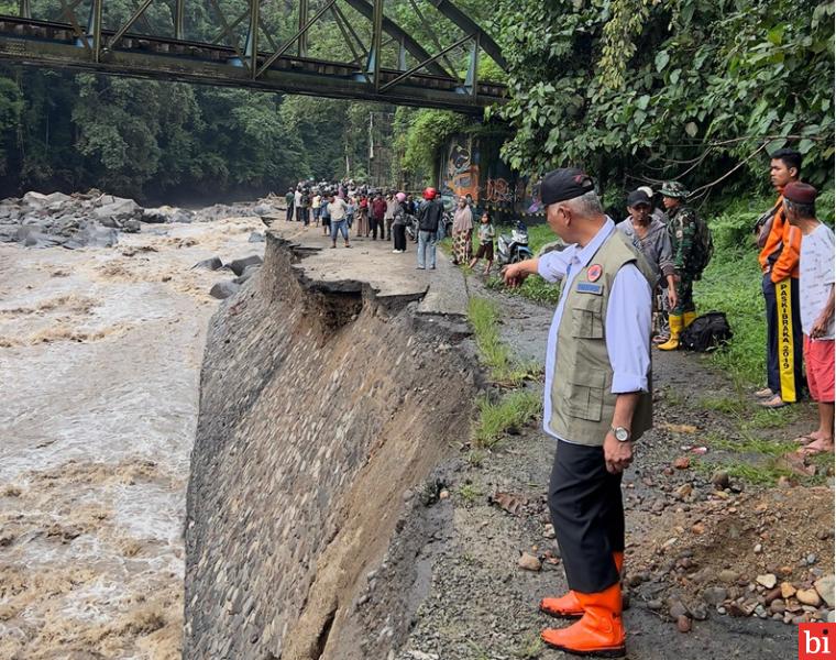 Gubernur Mahyeldi Tinjau Langsung Beberapa Titik Ruas Jalan Nasional yang Terdampak...