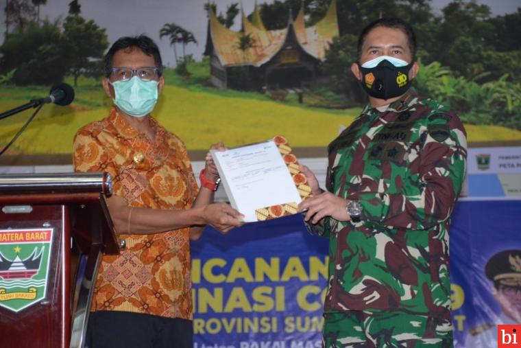 Gubernur Resmi Canangkan Vaksinasi Covid-19 di Sumbar, Ini Daftar Pejabat yang Divaksin