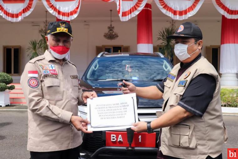 Gubernur Serahkan Mobil Dinas Baru untuk Penanganan Covid-19, Operasional Pakai Mobil...