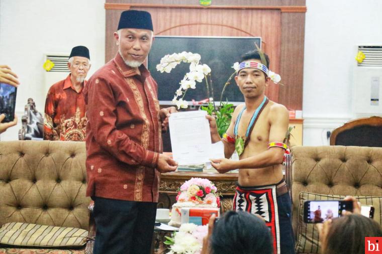 Gubernur Sumbar Tampung Aspirasi Aliansi Mentawai Bersatu