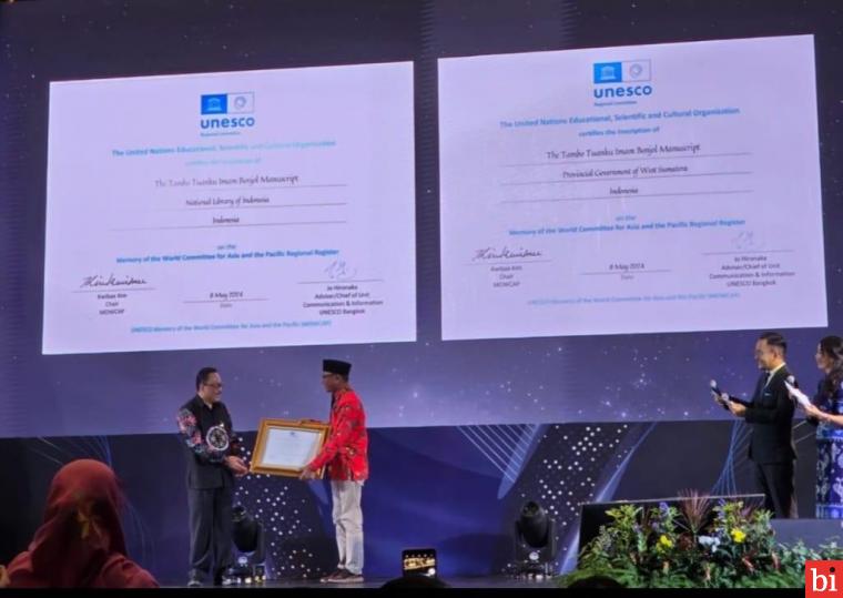 Gubernur Sumbar Terima Sertifikat MoW dari UNESCO