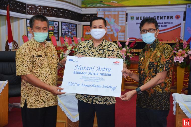 Gubernur Terima Bantuan 2 Unit Ventilator dari Astra Sumatera Barat