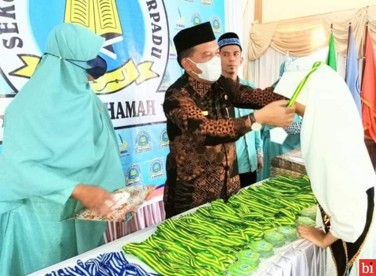 Hadiri wisuda Tahfidz, Wabup Rahmang : Perlu Pendampingan Orang Tua dalam Menjaga Hafalan...