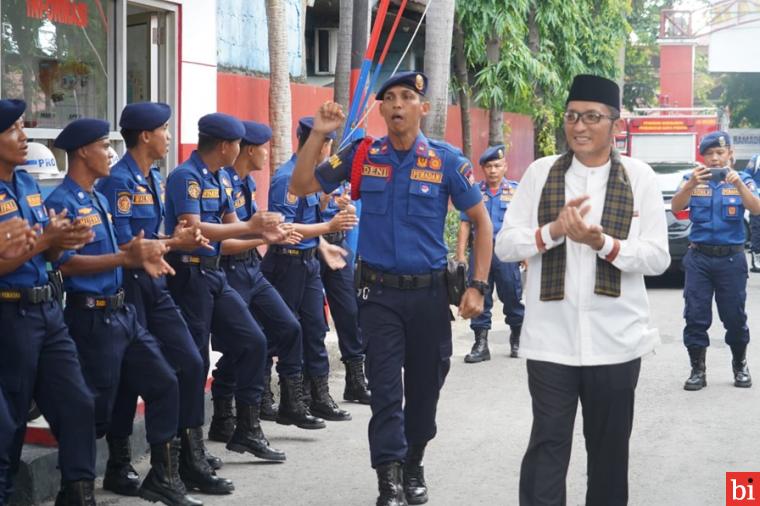 Hendri Septa Nilai Petugas Damkar Berdedikasi Tinggi