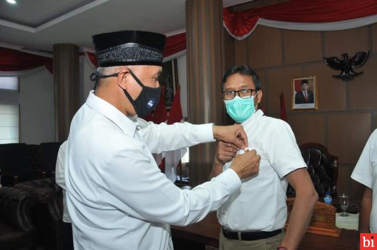 Gubernur Sumbar Raih Gelar Tokoh Pendidikan dari Pemko Padang