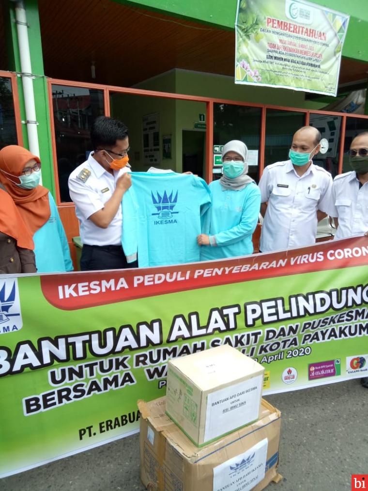 Ikesma 1 Payakumbuh Bantu APD untuk Nakes RSUD Adnaan WD