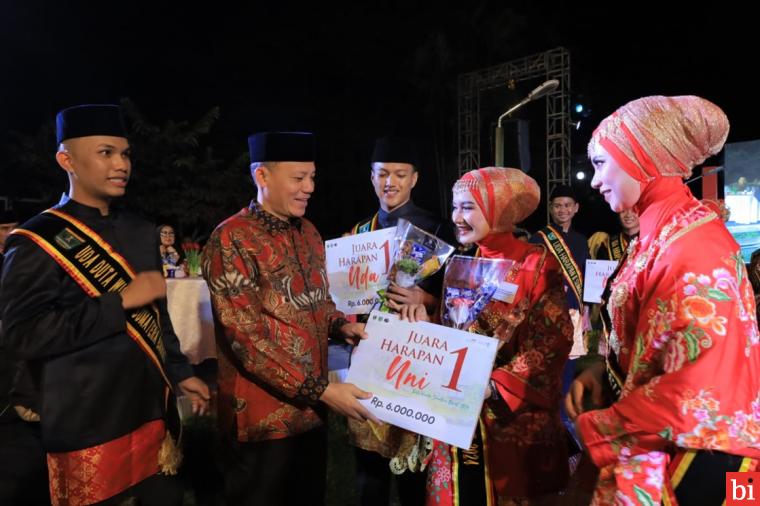 Ikuti grand Final Uda Uni Sumbar, Bupati Sabar AS turut beri support pada peserta Pasaman