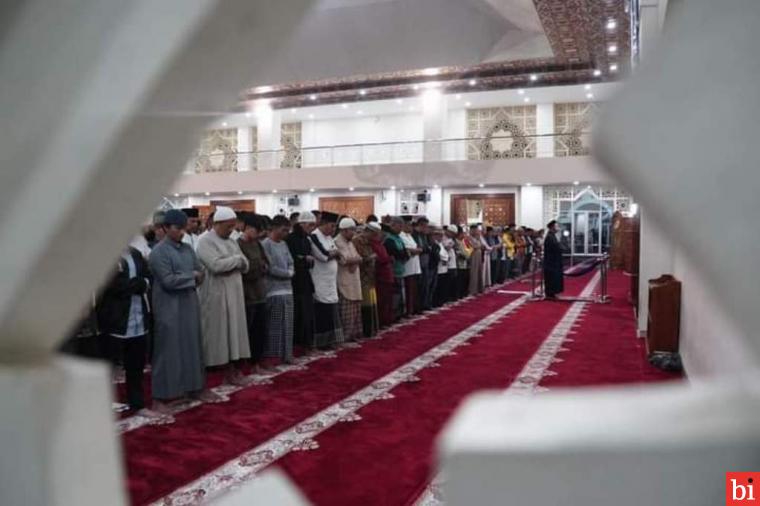 Islamic Center Padang Panjang Dipadati Jemaah Tarawih