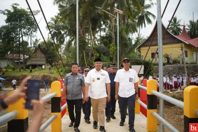 Jembatan Gantung Siguntur Diresmikan, Persembahan Manis Sutan Riska di Ujung Masa Jabatan