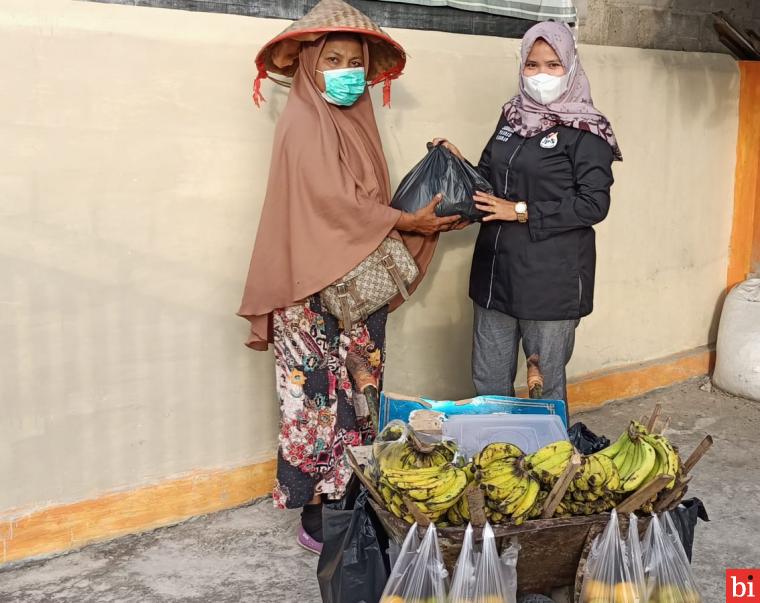 Jualan Kue Kering Jalan, Prokes Diterapkan